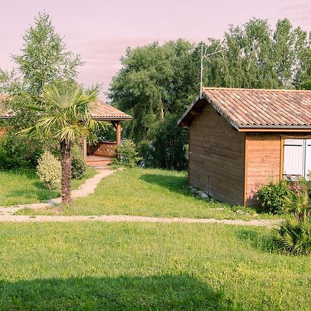 Les Chalets Montréjeau Exterior photo